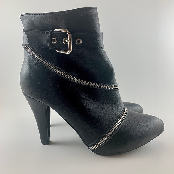 Black ankle boots with silver faux zipper detail - size 9 - Picture 1 of 10